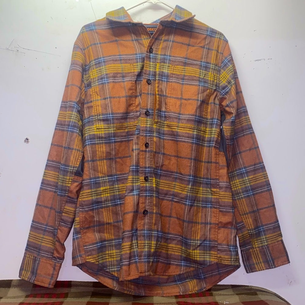 Ridgecut button up flannel    Size M      Good condition